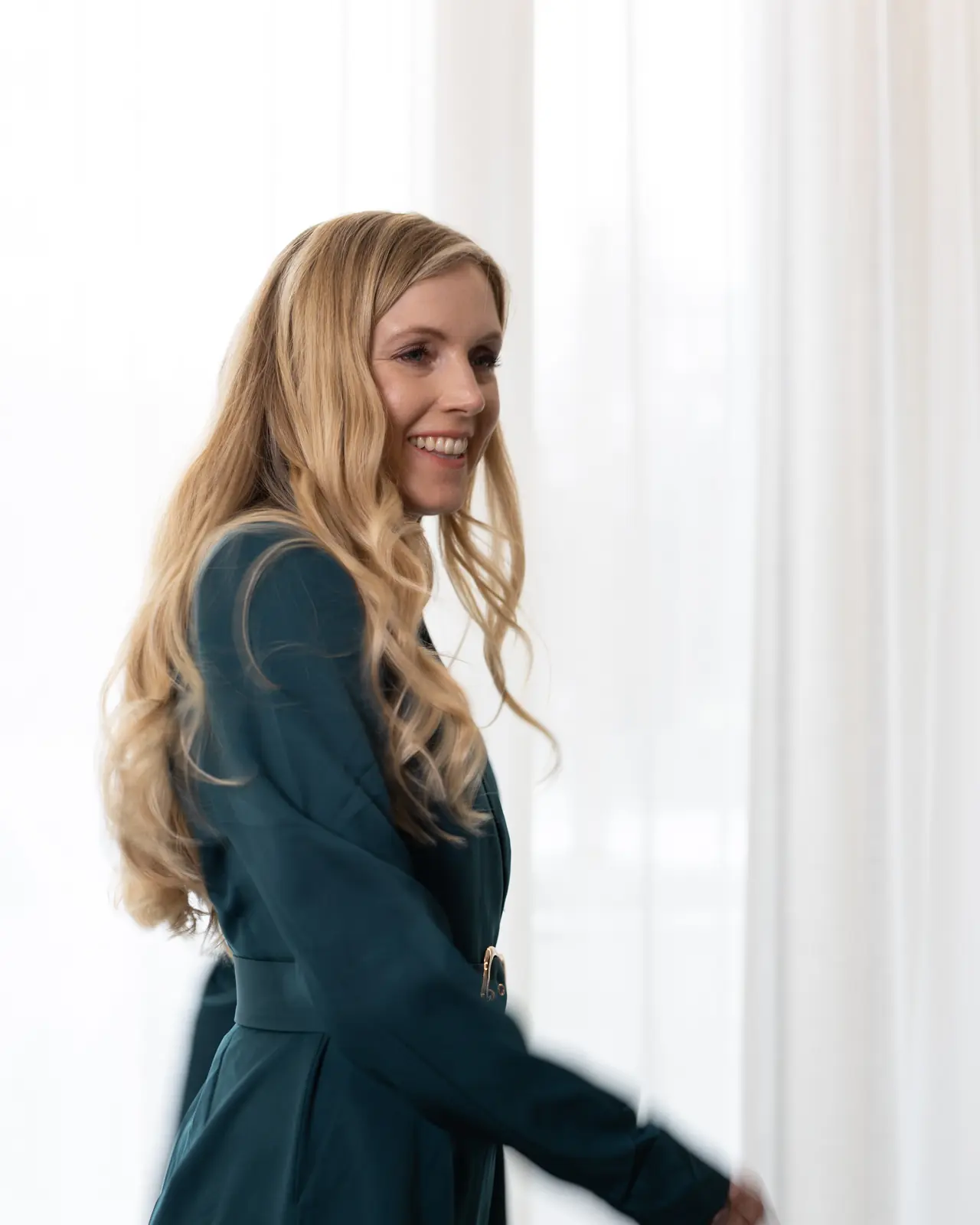 Melanie Pfeiffer, Markenmentorin, lacht in die Kamera, madea Linz
