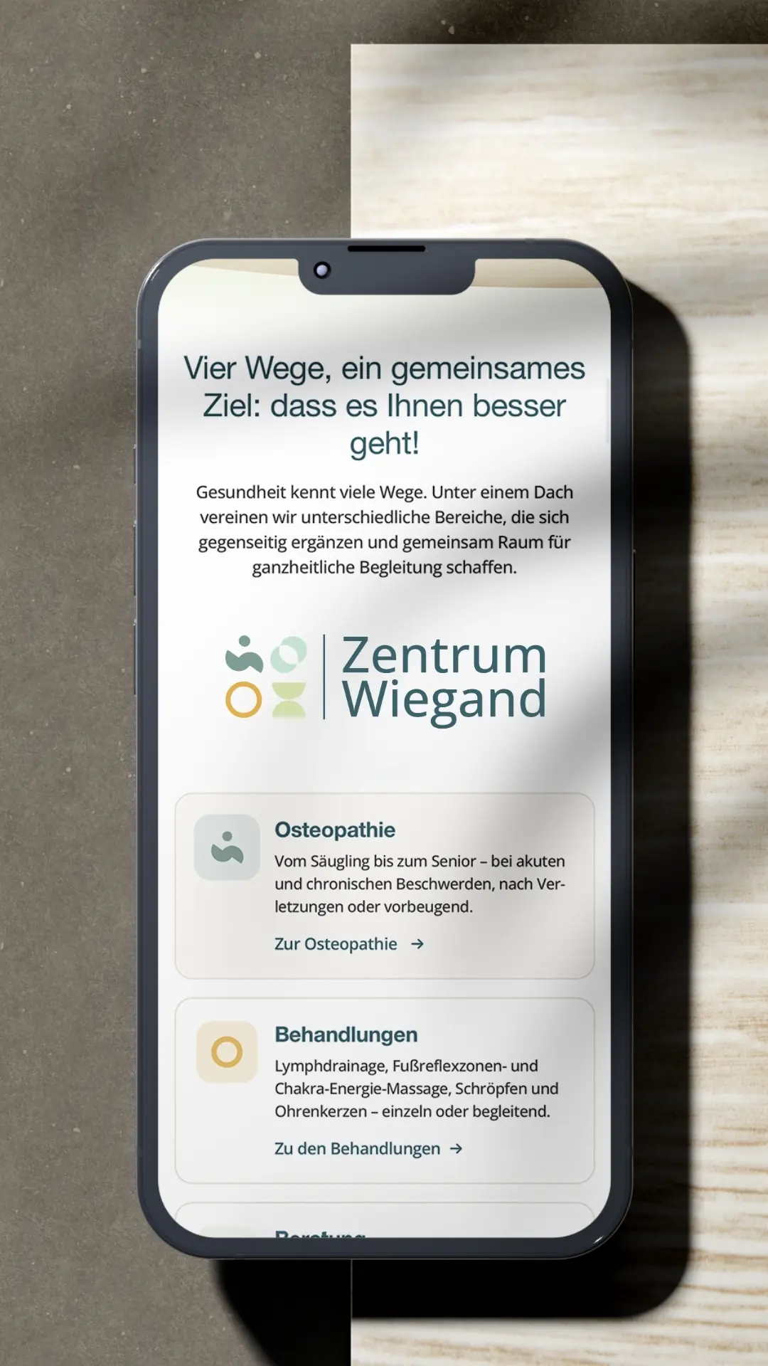Website des Zentrum Wiegand am Handy mit Logo und den Bereichen, Zentrum Wiegand, madea