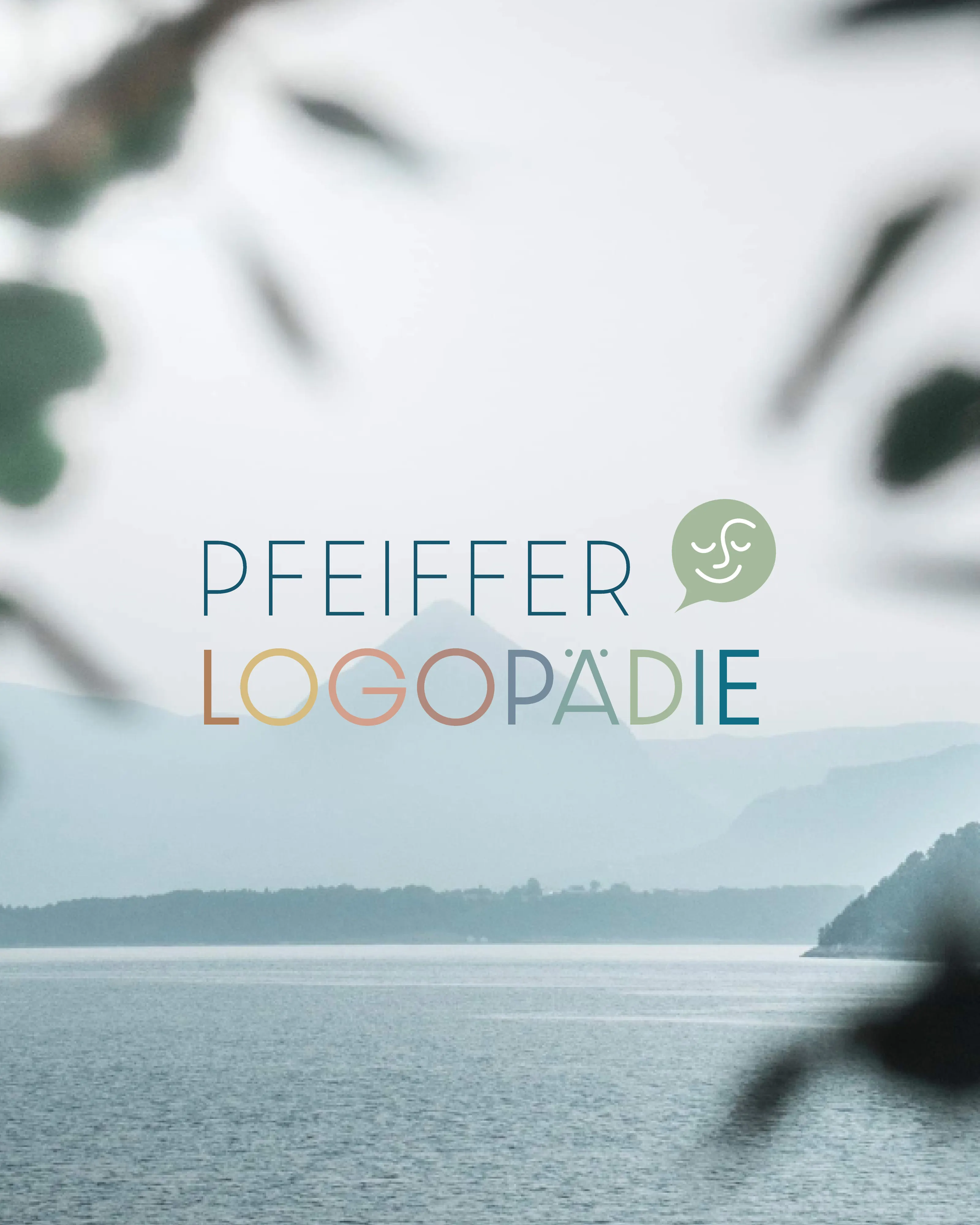 Logo Pfeiffer Logopädie über einem See, madea