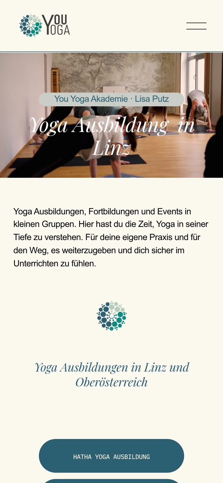 Startseite von You Yoga am Handy mit der Zeile Yoga Ausbildung in Linz und dem Knopf zur Ausbildung, madea