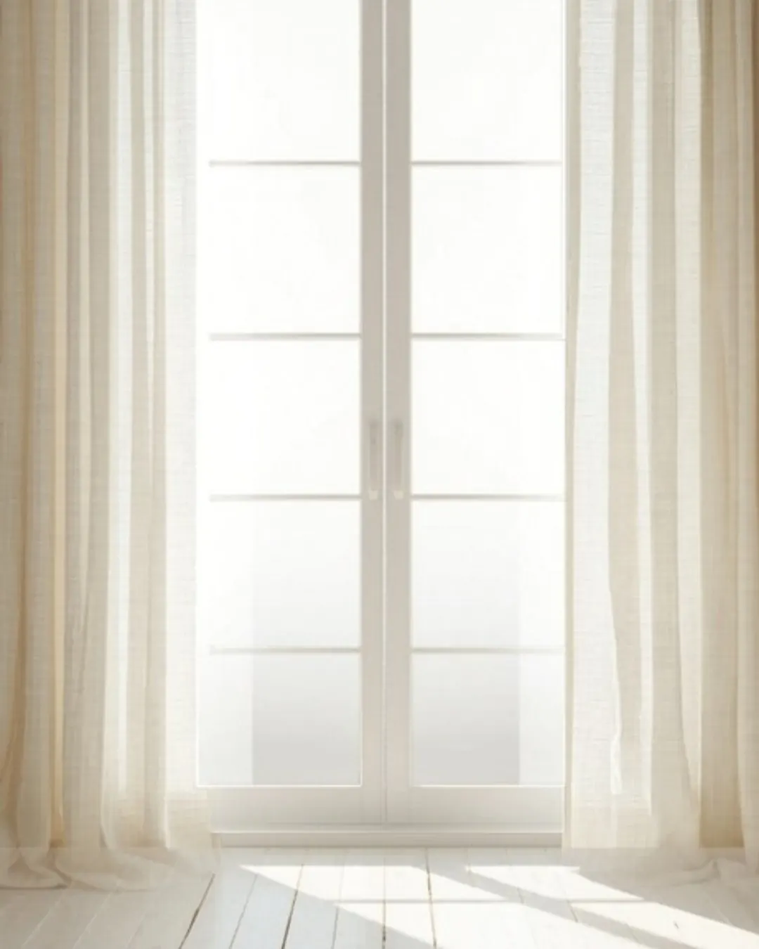 Fenster mit Vorhang im Zentrum Wiegand, Tageslicht im Behandlungsraum, madea
